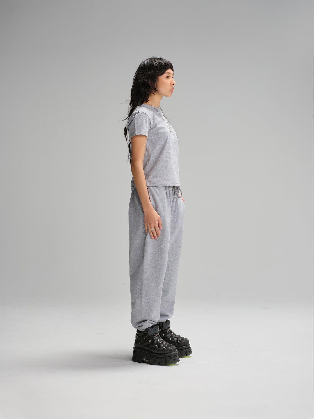 model heather-grey